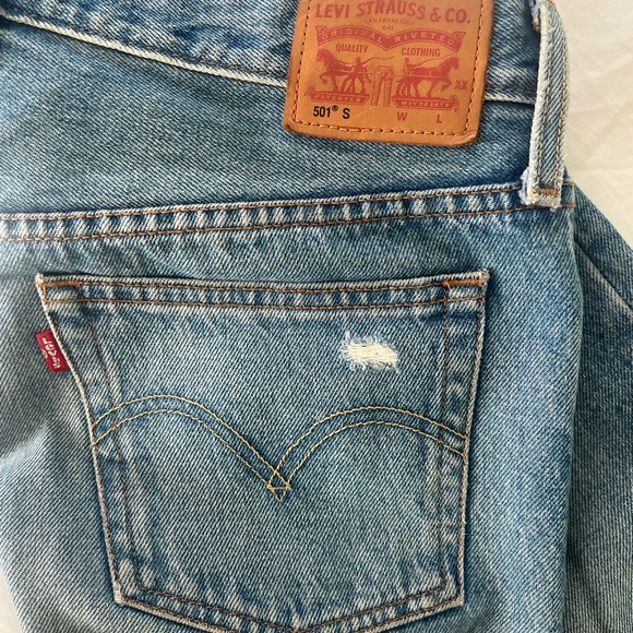VINTAGE LEVIS 501s, boot cut, knee rips - Picture 2 of 3